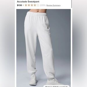ALO Yoga Accolade Sweatpant size M in white